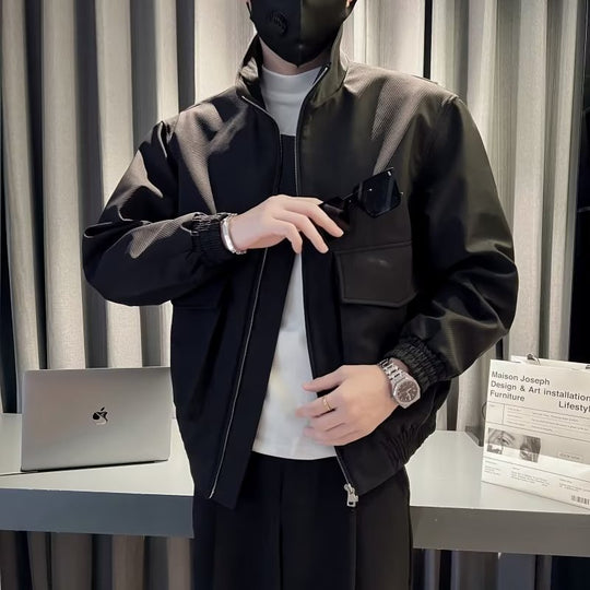 Herren Leichte Tech-Bomberjacke mit Stehkragen, großer Klappbrusttasche und elastischem Saum Nord Taschen