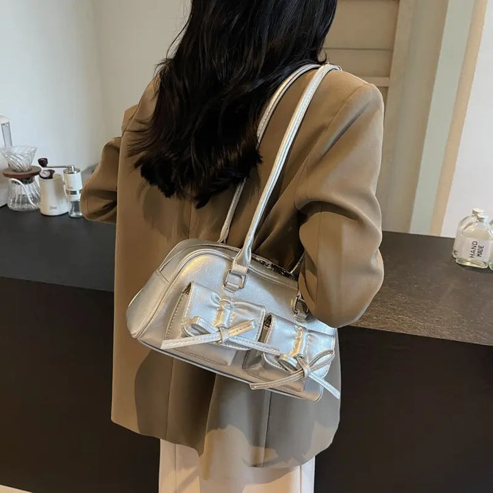 Damen Handtasche mit süßen Knotenapplikationen und praktischem Stauraum Nord Taschen
