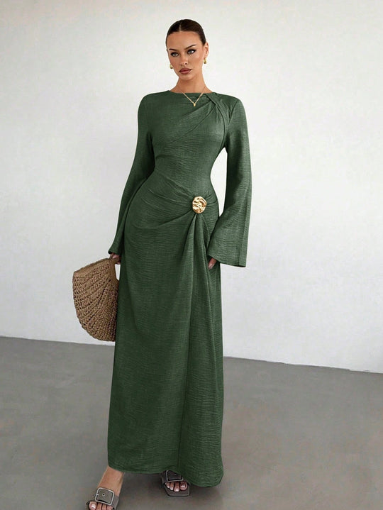 Damen Maxikleid mit Drapierung, Zierbrosche und weiten Trompetenärmeln Nord Taschen