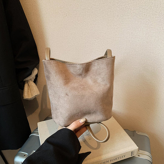 Damen Mini-Tasche aus weichem Wildleder mit verstellbarem Trageriemen Nord Taschen