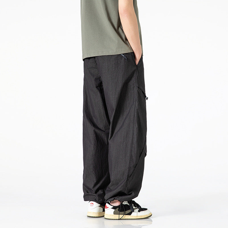 Herren Locker geschnittene Nylon-Cargohose mit Tunnelzugbund und angewinkelten Utility-Taschen Nord Taschen