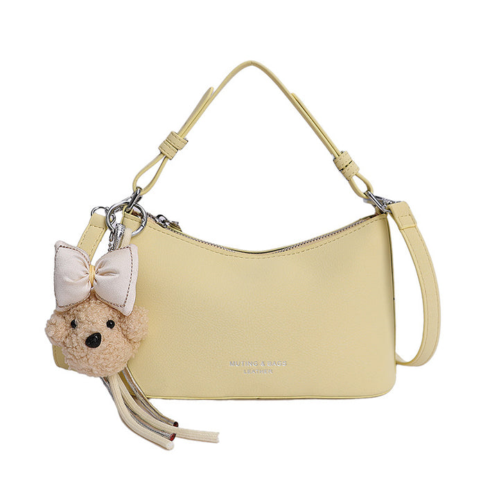 Damen Schultertasche mit niedlichem Anhänger Nord Taschen