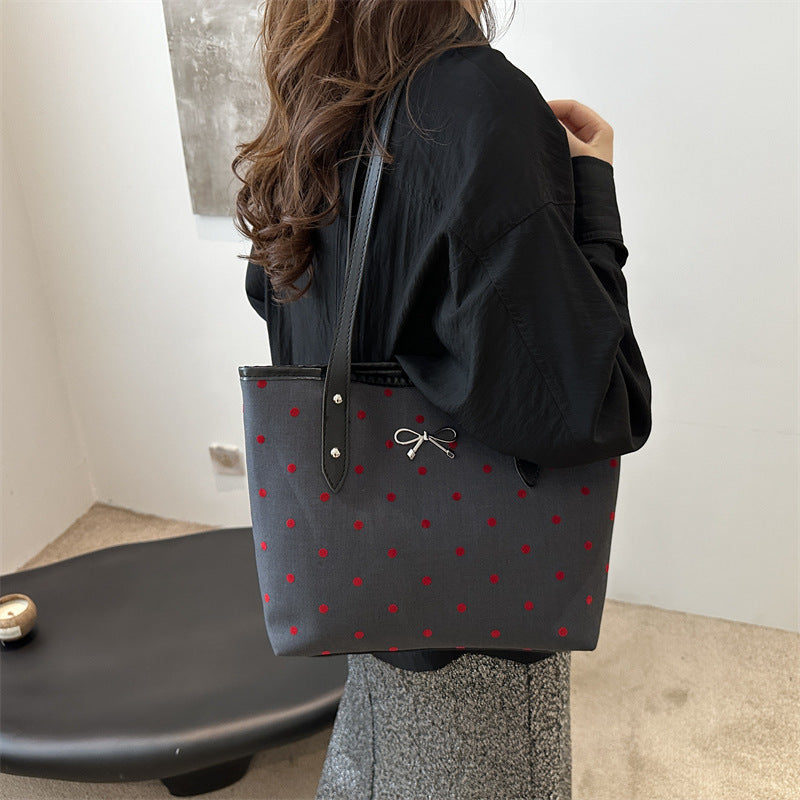 Damen praktische Umhängetasche mit verspieltem Design Nord Taschen