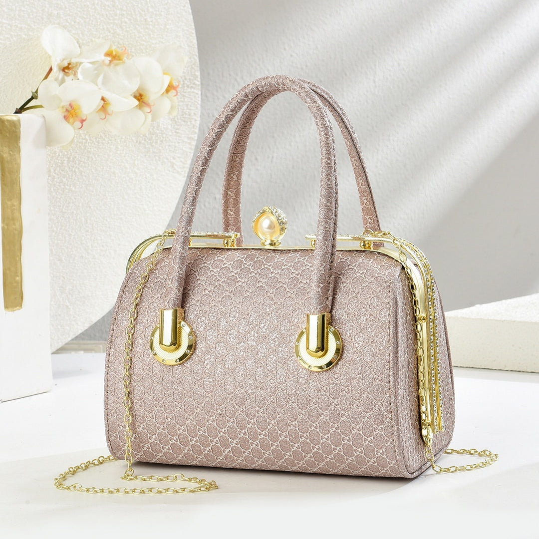 Damen Handtasche mit eleganter Struktur und schimmernden Details Nord Taschen