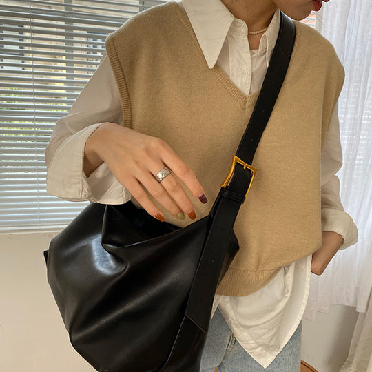 Damen Hobo-Tasche mit geschmeidiger Oberfläche und elegantem Reißverschluss Nord Taschen