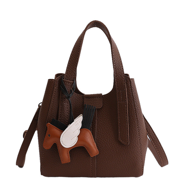 Damen Designer-Tasche mit verspieltem Pferde-Anhänger Nord Taschen