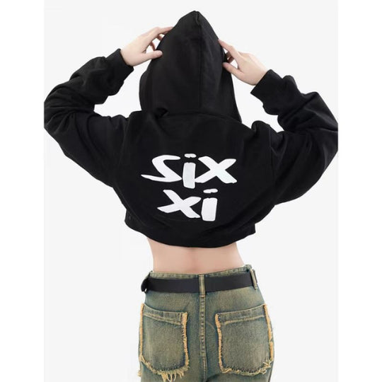 Damen nan cropped Kapuzenpullover im Streetwear-Style mit auffälligem Rückenprint und geripptem Saum Nord Taschen