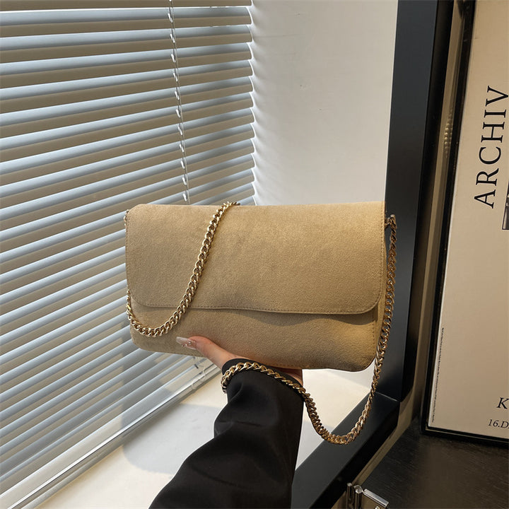 Damen Clutch Tasche mit edlem Kettenakzent Nord Taschen