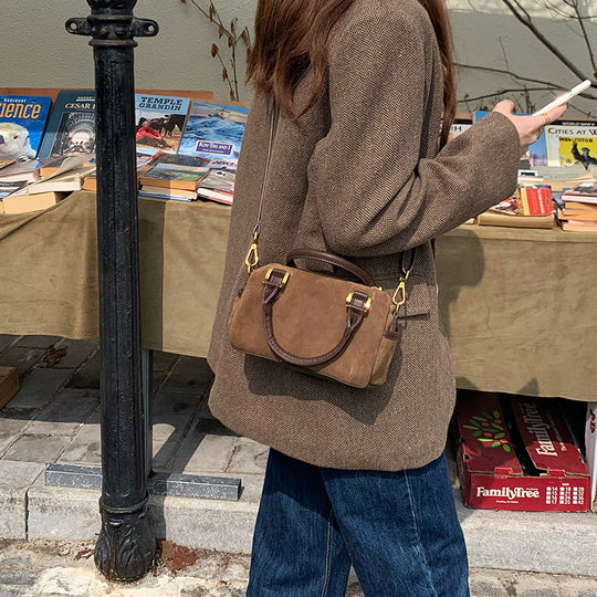 Damen elegante Schultertasche mit abnehmbarem Trageriemen und hochwertiger Samtoberfläche Nord Taschen