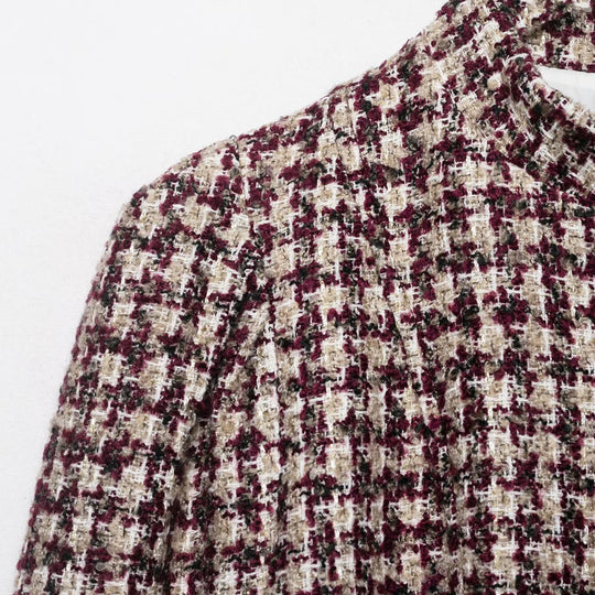 Damen Kurze Bouclé-Tweedjacke mit Stehkragen und Kunstpelzmanschetten Nord Taschen