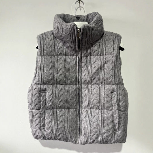 Damen Gepolsterte Strickweste mit Zopfstrickstruktur und Stehkragen Nord Taschen