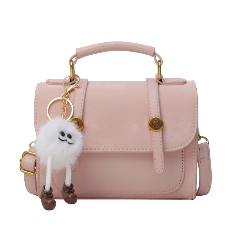 Damen Handtasche mit abnehmbarem Kuschelamhänger | Nord Taschen