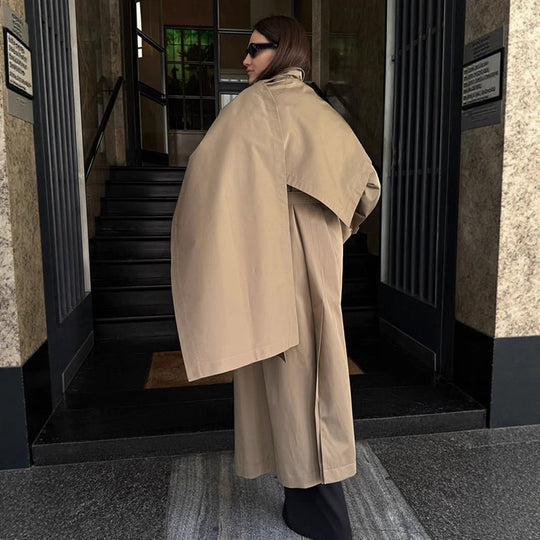 Damen Midilanger Trenchcoat mit ponchoartigem Cape-Überwurf & kastiger Silhouette Nord Taschen