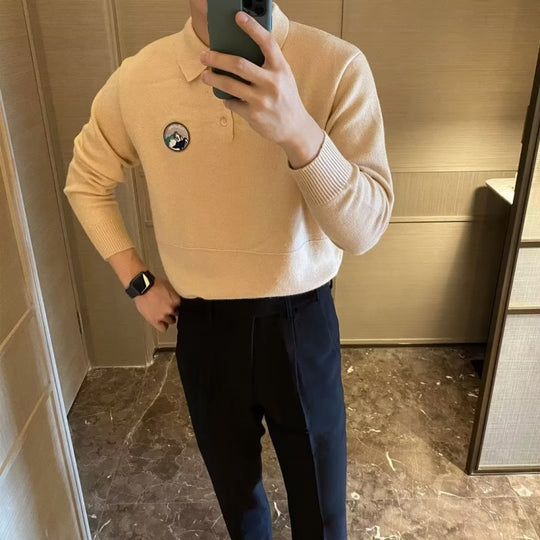 Herren Polokragen-Feinstrickpullover mit Emblem und gerippten Bündchen Nord Taschen