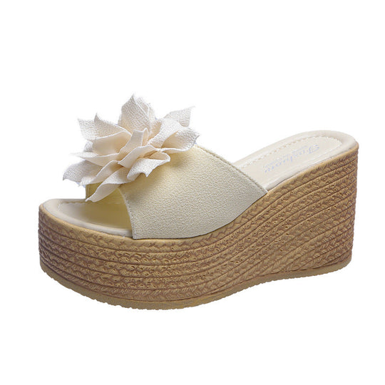 Damen Wedge-Sandalen mit floralen Applikationen und bequemem Fußbett Nord Taschen