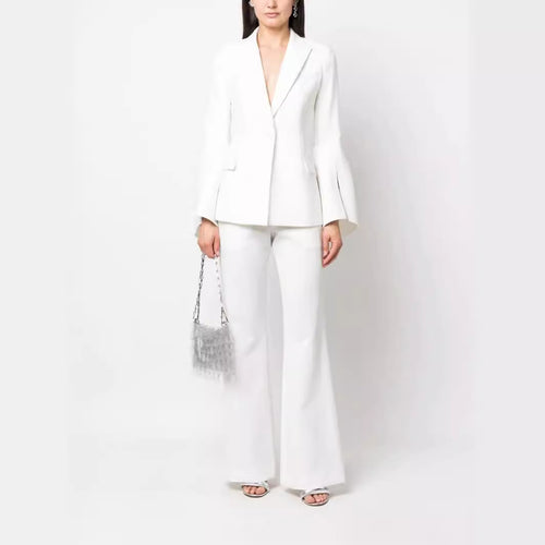 Damen Zweiteiliger Tailoring-Anzug mit tailliertem Einreiher und ausgestellten Ärmelabschlüssen Nord Taschen