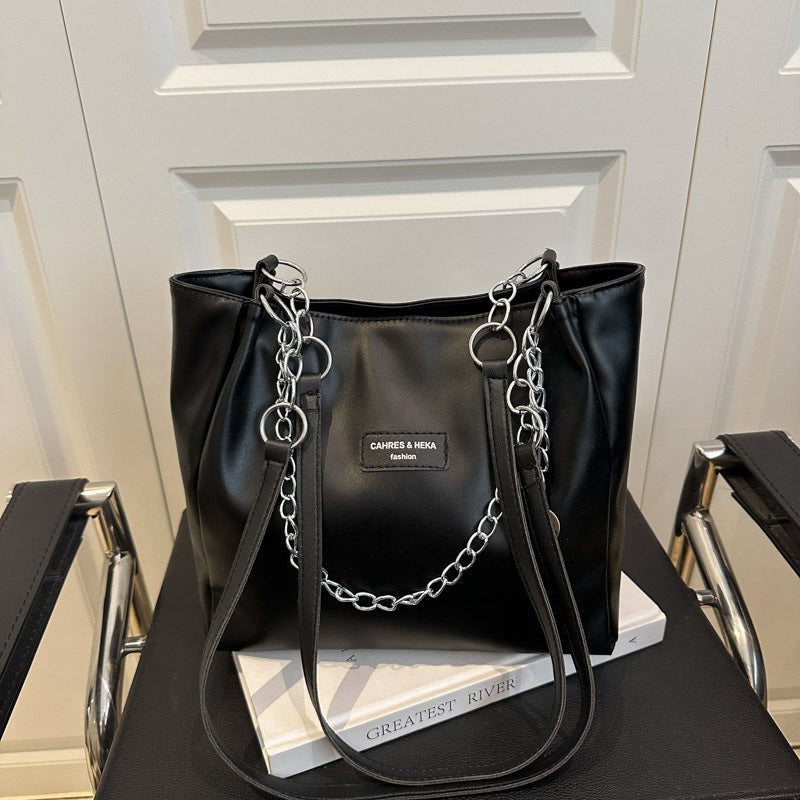 Damen modische Handtasche mit Kettenakzenten Nord Taschen