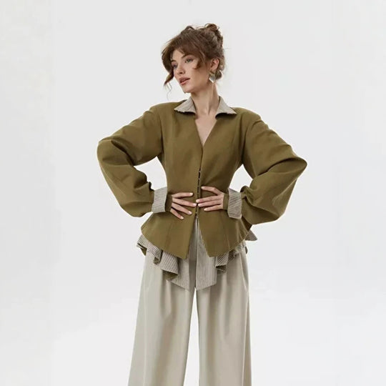 Damen taillierte Jacke mit Stehkragen, Cut-Out und Ballonärmeln Nord Taschen