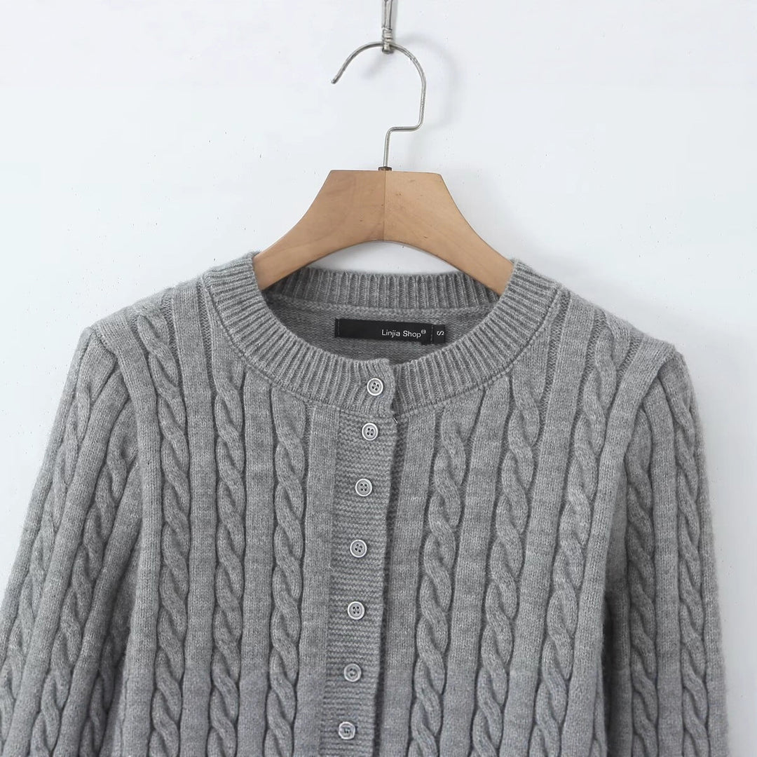 Damen Strickjacke mit Zopfmuster, Knopfleiste und Spitzenvolant Nord Taschen