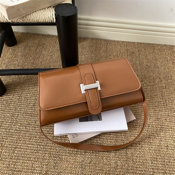 Damen Umhängetasche mit eleganter Silberverzierung Nord Taschen