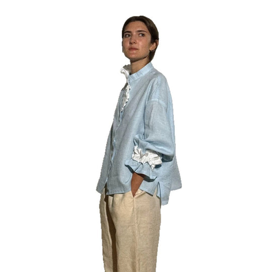 Damen Leichte Leinenbluse mit Stehkragen, oversizeder Silhouette und gerafften Manschetten Nord Taschen