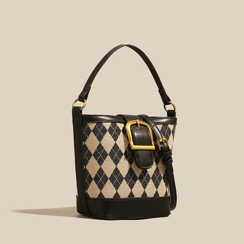 Damen Umhängetasche mit modernem Karomuster und eleganter Schnalle Nord Taschen