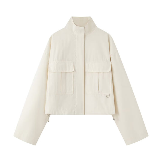 Damen Kurze Boxy-Utility-Jacke mit hohem Funnelkragen, großen Pattentaschen und Kordelzug Nord Taschen