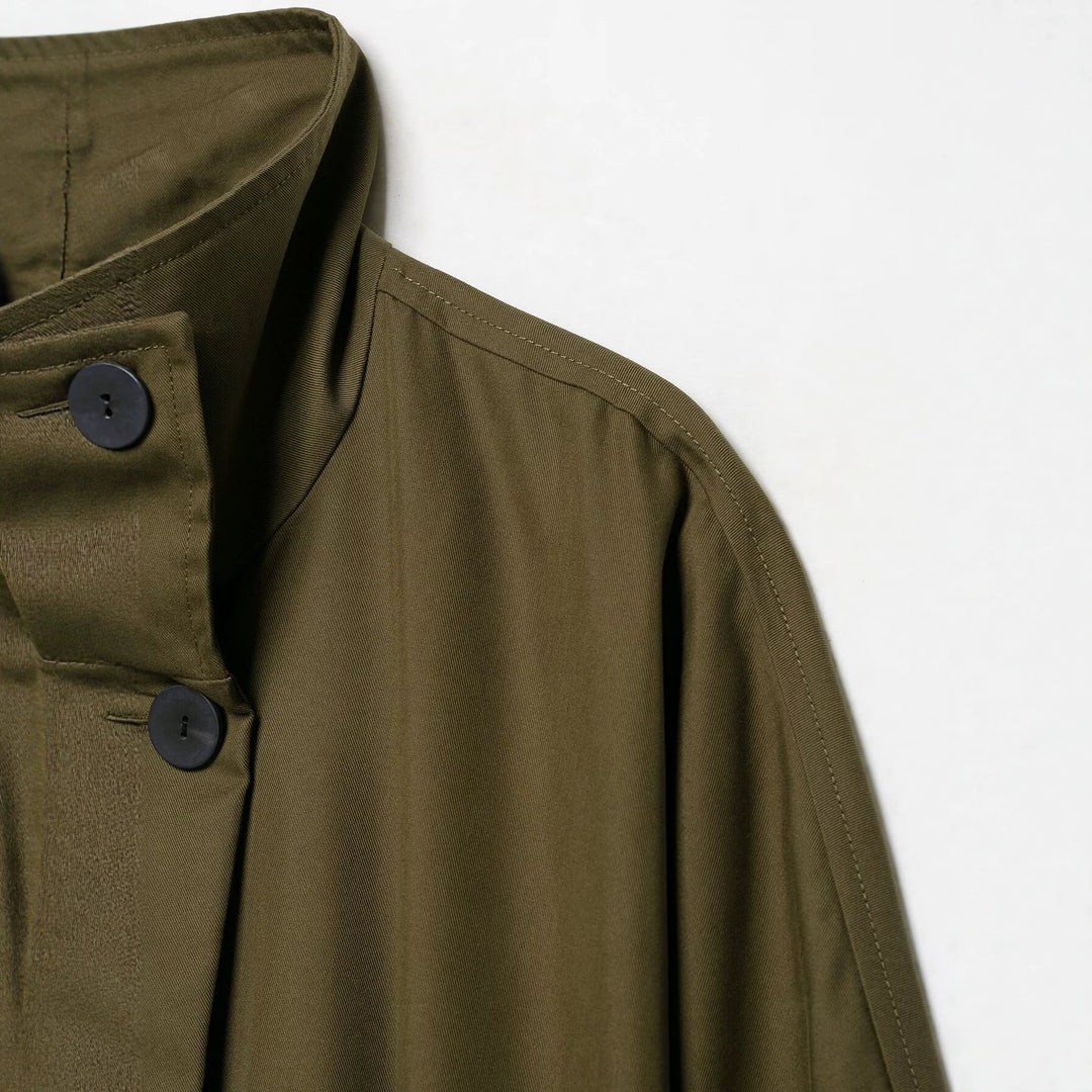 Damen Kurze Utility-Capejacke mit Tunnelzug, hohem Stehkragen und verstellbaren Ärmelriegeln Nord Taschen