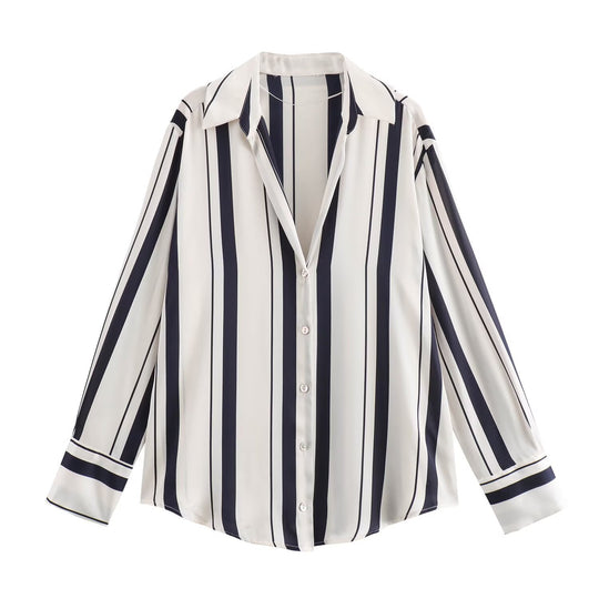 Damen Oversized Satinbluse mit Hemdkragen und breiten Manschetten Nord Taschen