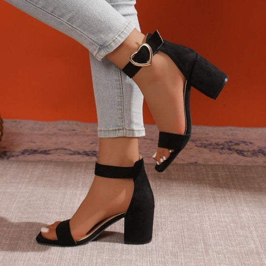 Damen Sandalen mit herzförmigem Schnallen-Detail und komfortablem Blockabsatz Nord Taschen