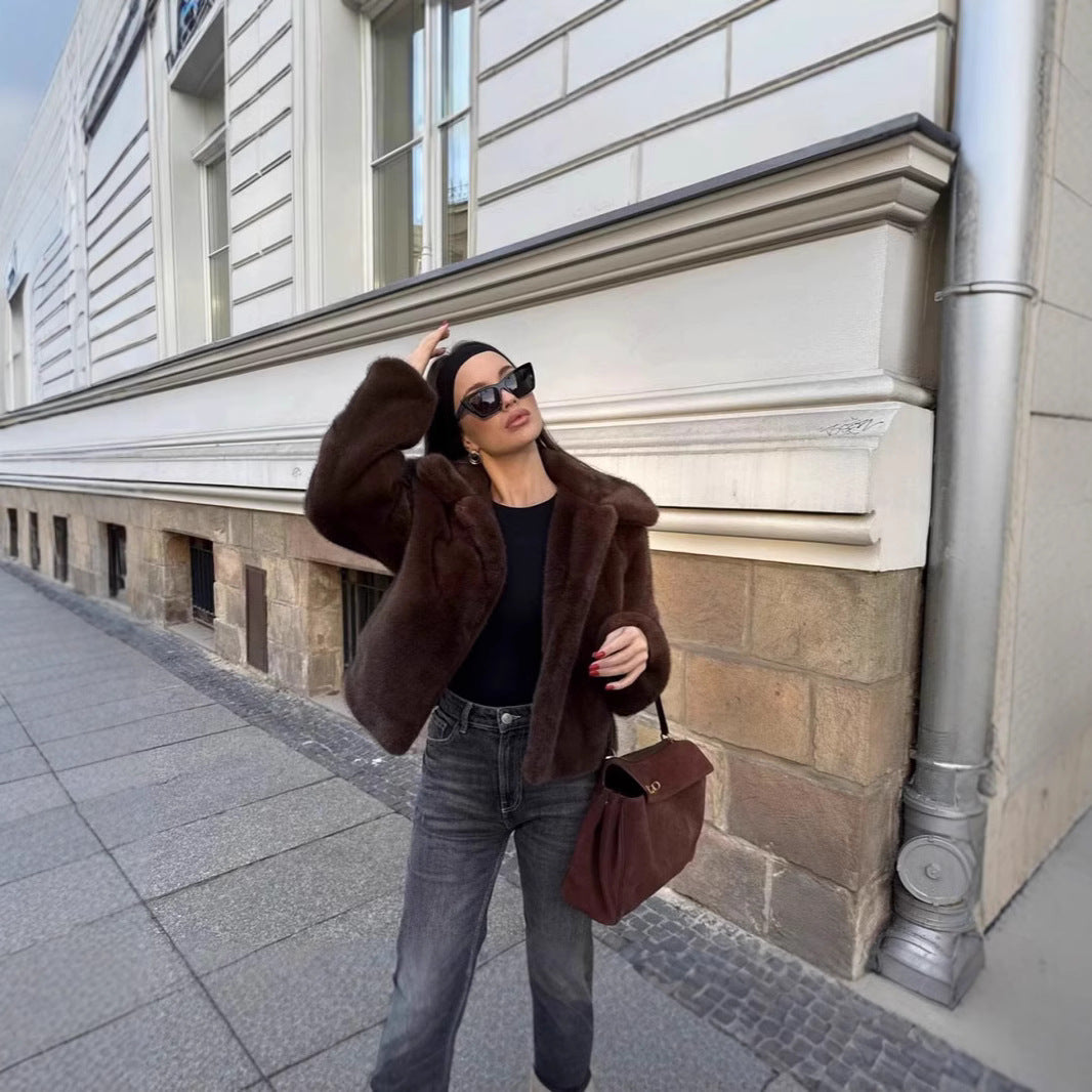 Damen Kurzer boxy Kunstfell‑Blouson mit klassischem Reverskragen und seidiger Fütterung Nord Taschen