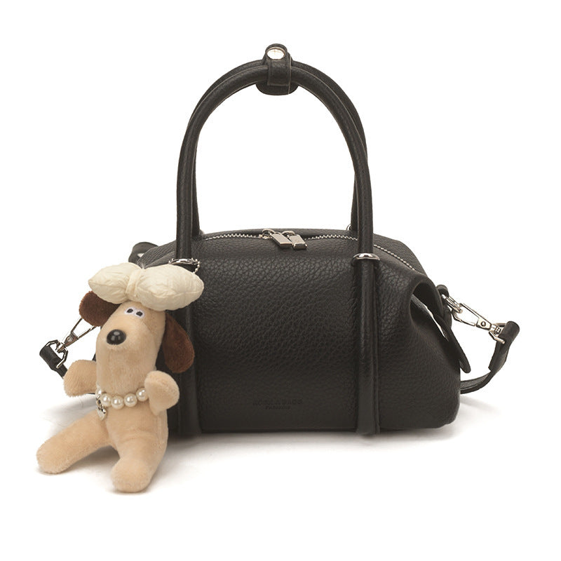 Damen Designer-Handtasche mit spielerischem Tieranhänger Nord Taschen