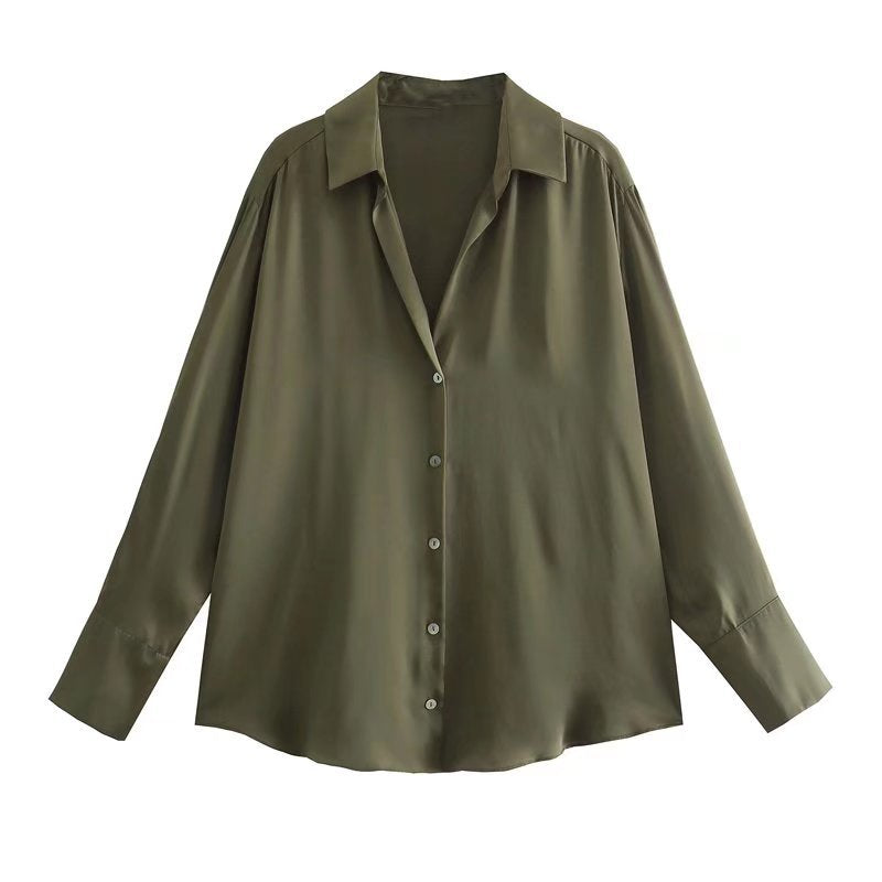 Damen Oversized Satinbluse mit Hemdkragen und breiten Manschetten Nord Taschen