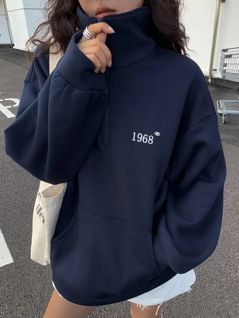 Damen oversized Hoodie mit kurzem Reißverschluss, hohem Stehkragen und Kängurutasche Minimalstick Nord Taschen