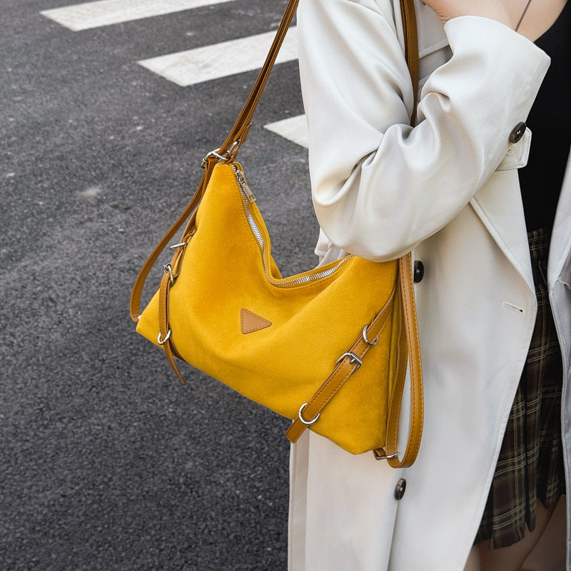 Damen Umhängetasche mit abnehmbaren Schulterriemen und modernem Design Nord Taschen