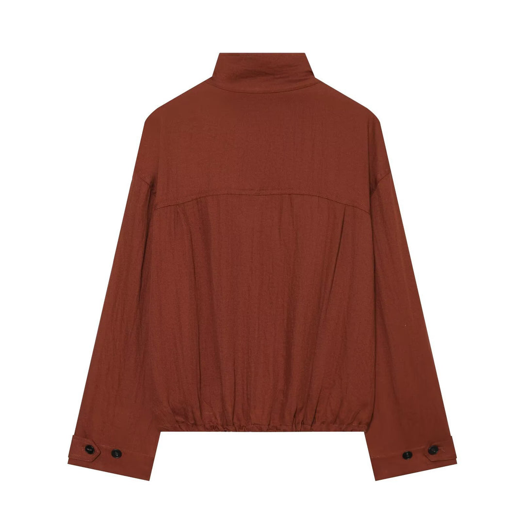 Damen Kurzjacke im Utility‑Stil mit Stehkragen, aufgesetzten Brusttaschen und Kordelzugsaum Nord Taschen