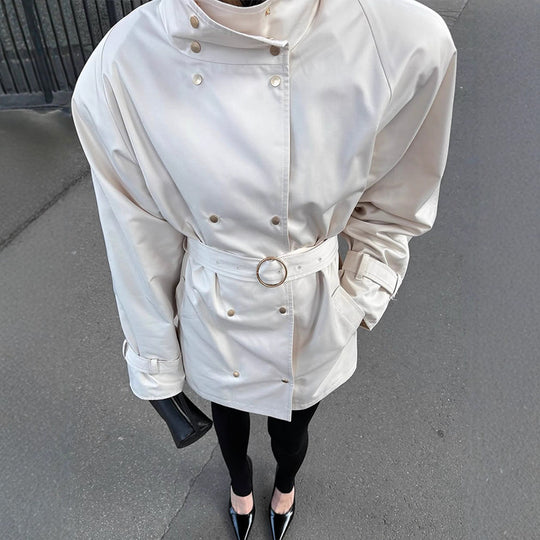 Damen Kurz‑Trench im Oversize‑Look mit extrabreitem Revers und Druckknopfverschluss Nord Taschen