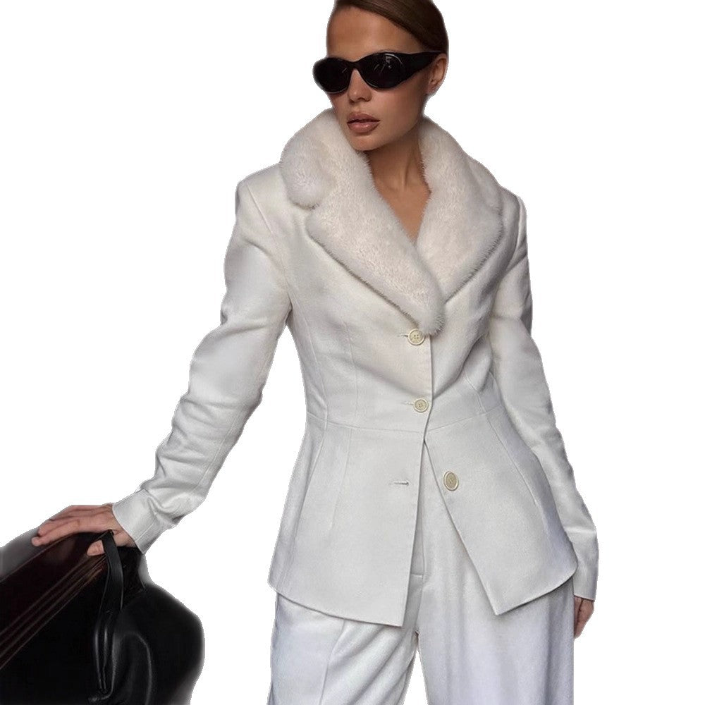 Damen Taillierter Blazer mit Webpelz‑Schalkragen & weite Bundfaltenhose Nord Taschen