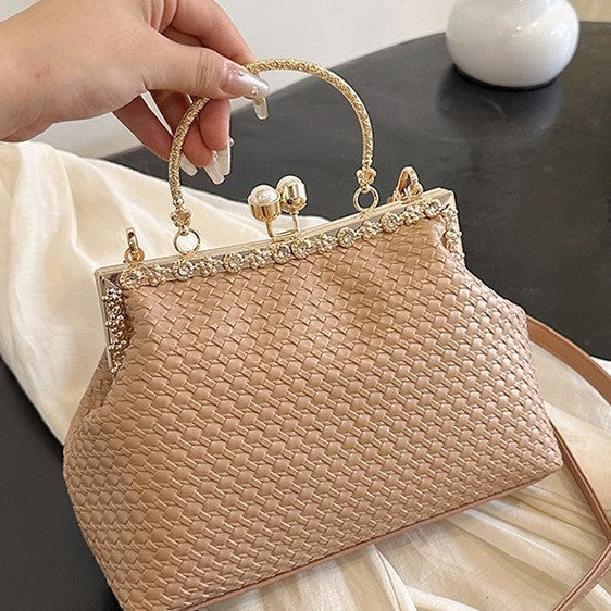 Damen elegante Handtasche mit glamourösen Kettenakzenten Nord Taschen