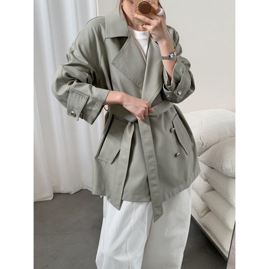 Damen Kurztrench mit weitem Schnitt, doppelreihigem Verschluss und Bindegürtel Nord Taschen