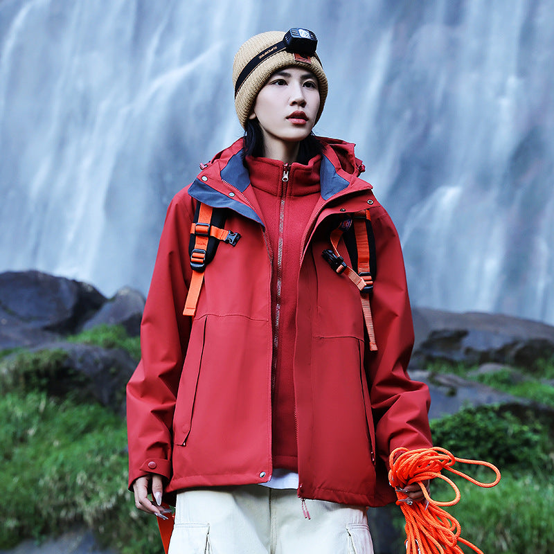 Damen technische Mehrlagen-Hardshell-Regenjacke mit verstellbarer Kapuze, Brustriemen und wasserabweisenden Reißverschlüssen Nord Taschen