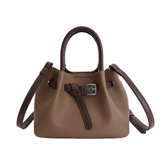 Damen Designer Bucket Bag mit verspieltem Tieranhänger Nord Taschen