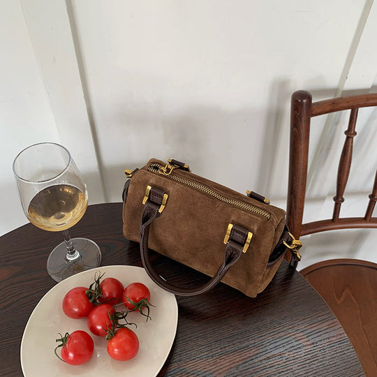 Damen elegante Schultertasche mit abnehmbarem Trageriemen und hochwertiger Samtoberfläche Nord Taschen