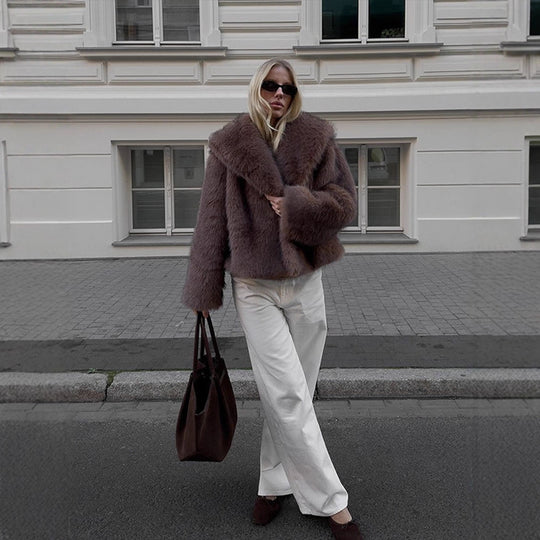 Damen Kurzjacke aus Kunstpelz im Boxy‑Schnitt mit voluminösem Schalkragen Nord Taschen