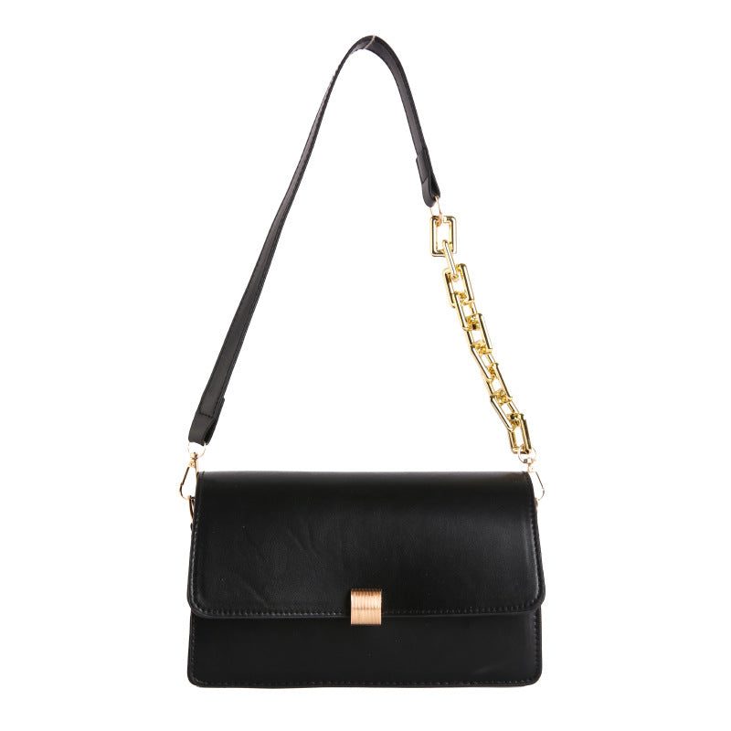 Damen Clutch aus hochwertigem Kunstleder mit dekorativem Kettenriemen Nord Taschen