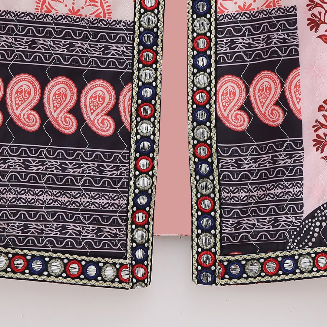 Damen Ärmellose Kurz-Weste mit Patchwork-Print, dekorativer Bordüre und Rundhalsausschnitt Nord Taschen
