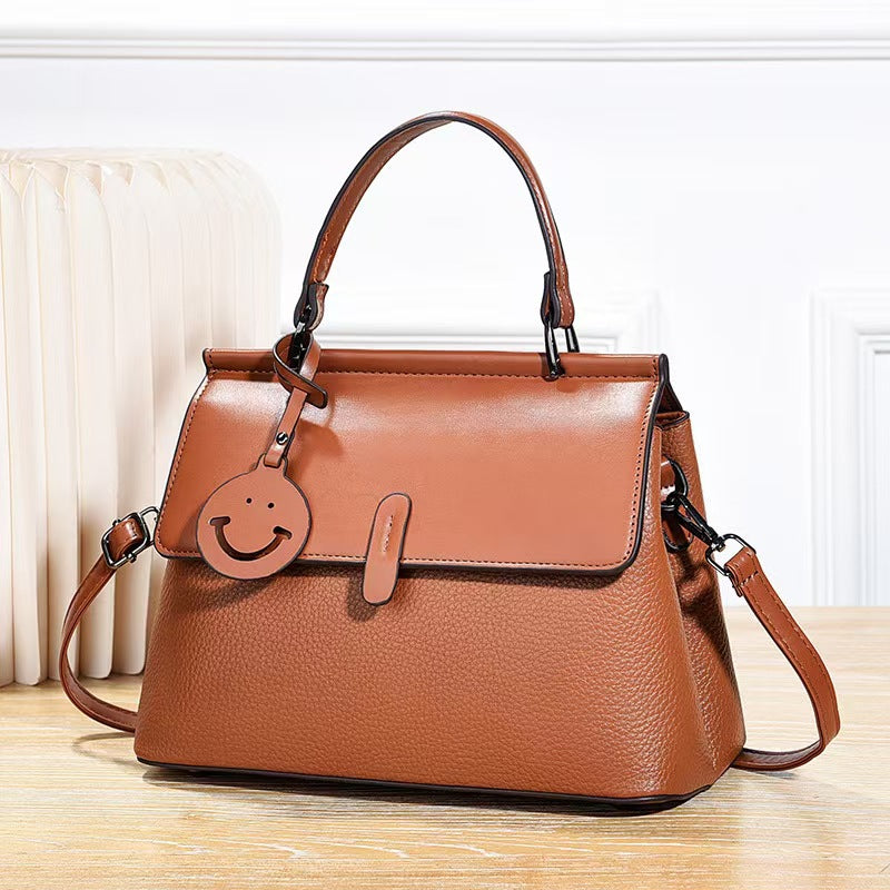 Damen Handtasche mit einzigartigem Smileymotiv und praktischem Schulterriemen Nord Taschen