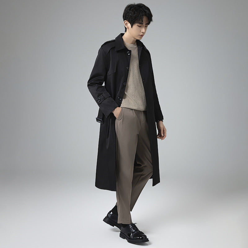 Herren Trenchcoat mit Taillengürtel, Schulterklappen und klassischer Knopfleiste Nord Taschen