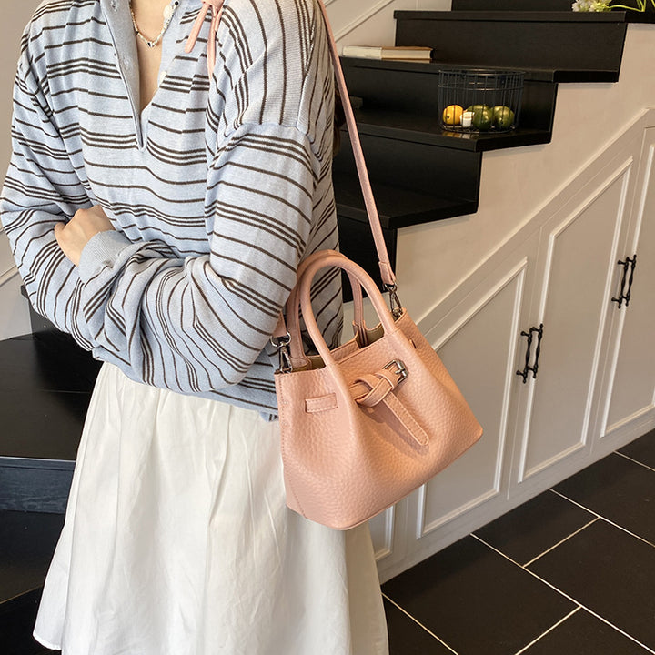 Damen Mini-Handtasche mit stilvollem Knopfverschluss Nord Taschen