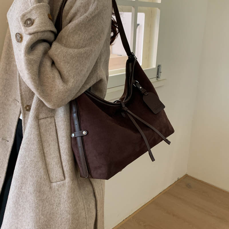 Damen Hobo-Tasche aus hochwertigem Leder mit minimalistischem Design Nord Taschen